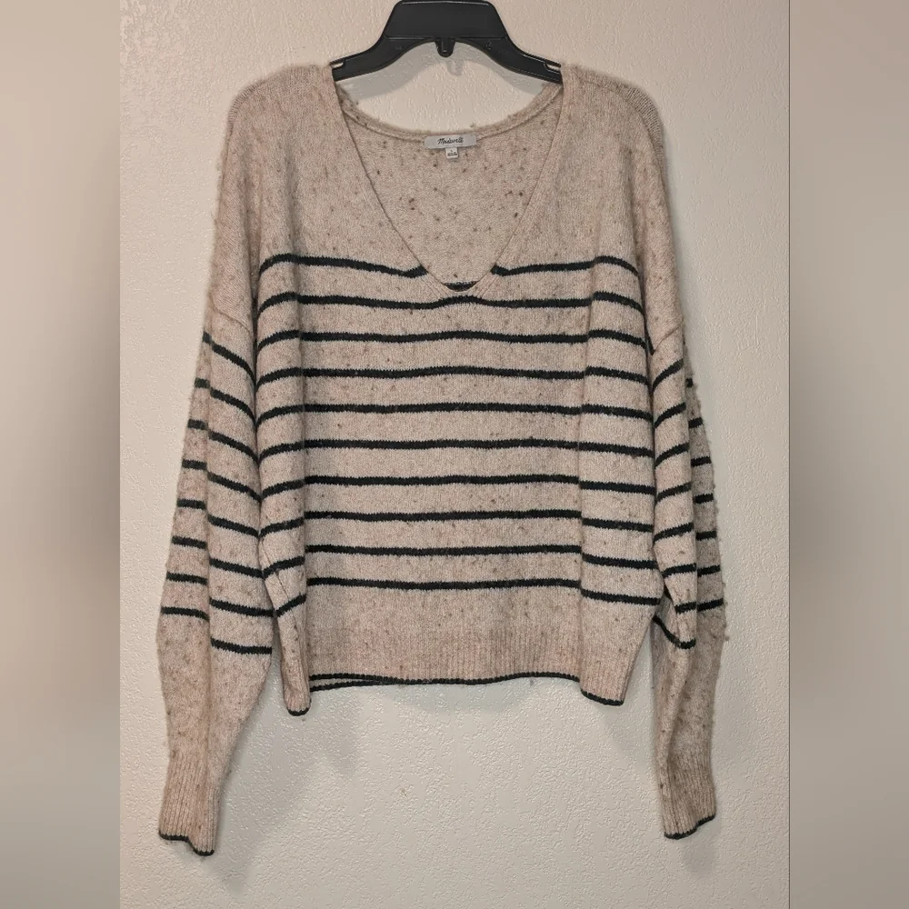 Madewell Wedged V-Neck Sweater - Picture 5 of 9